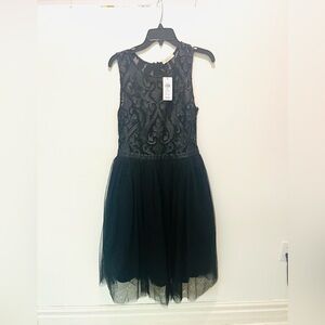 NWT - Elegant Black Lace & Tulle Ladies Dress - Chelsea by Honey - M